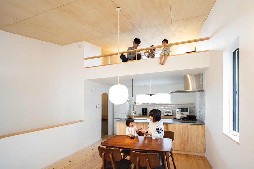 HOUSE  REPORT  「発想力をかきたてる街なかのコートハウス」 