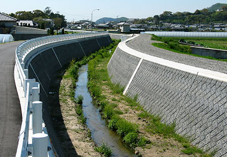 江尻川河川　改修工事