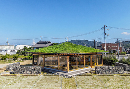 トランキーロタコス父母ケ浜店　草屋根