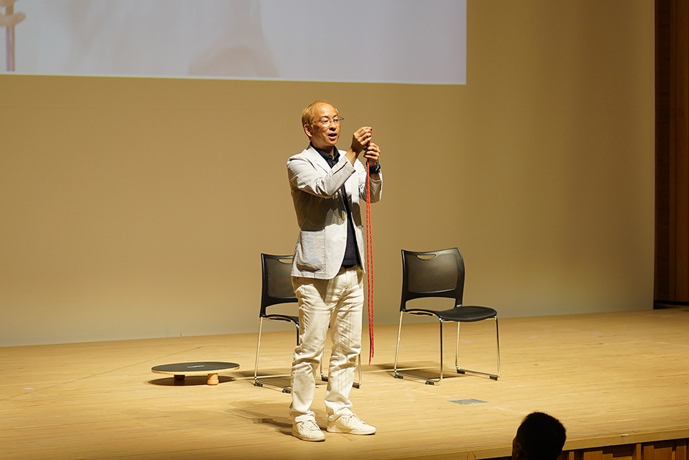 菅組 安全大会2025|小関勲さんの「ひもとれ」講演レポート