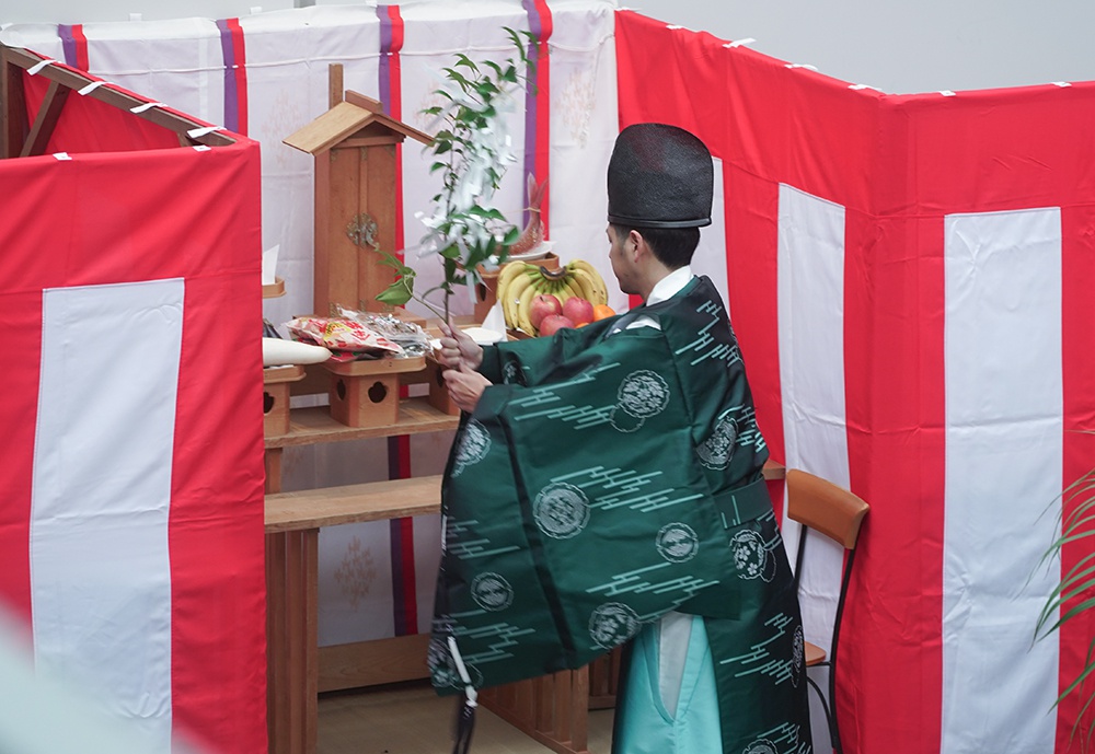 謹んで新春のお慶びを申し上げます